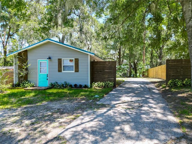 8781 S Lakeshore Dr, Floral City, FL 34436