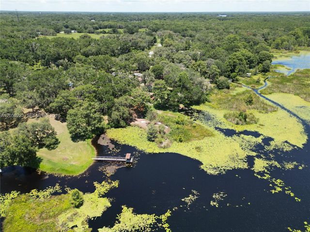 8781 S Lakeshore Dr, Floral City, FL 34436