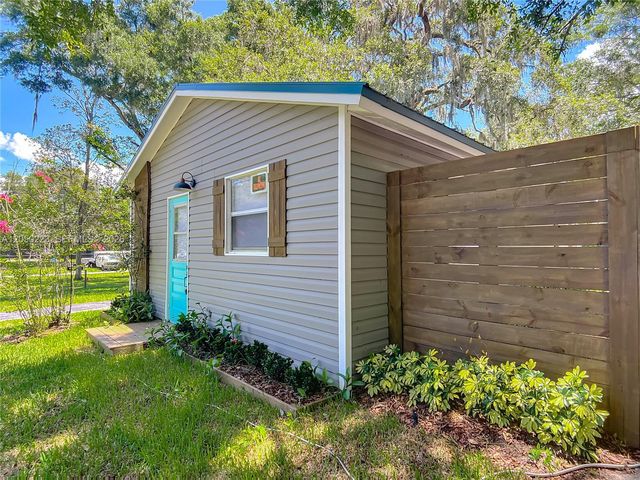 8781 S Lakeshore Dr, Floral City, FL 34436