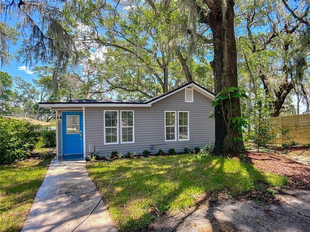 8781 S Lakeshore Dr, Floral City, FL 34436
