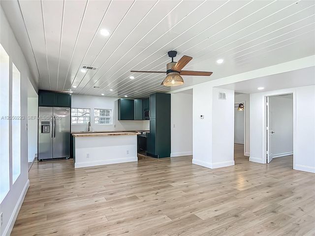 8781 S Lakeshore Dr, Floral City, FL 34436