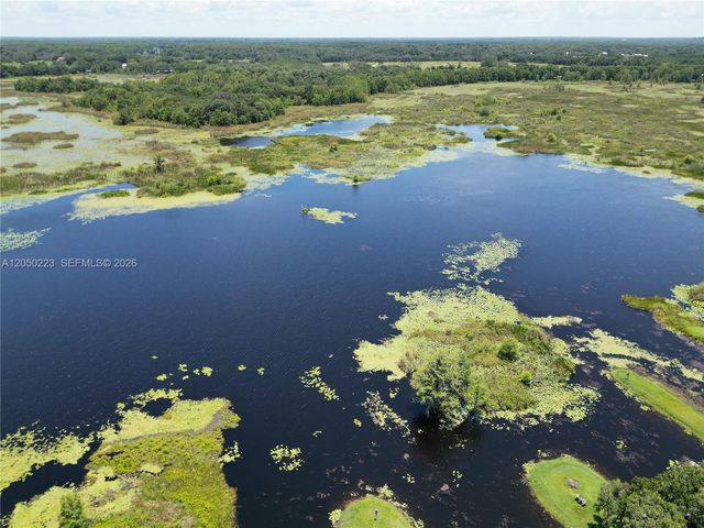 8781 S Lakeshore Dr, Floral City, FL 34436