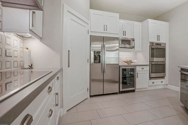 3121 Yorkshire Lane, Palm Beach Gardens, FL 33418
