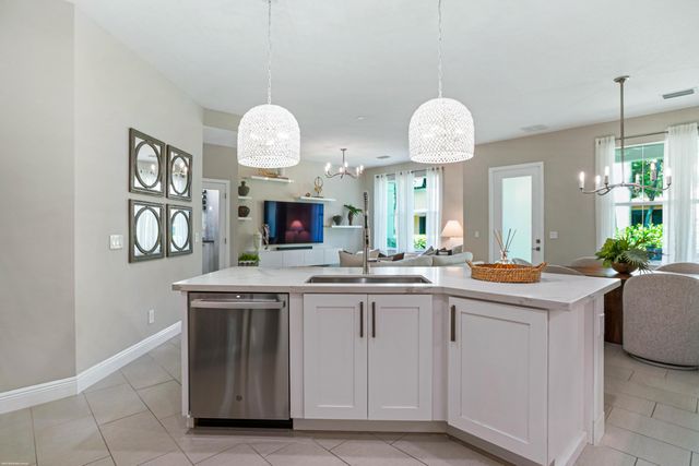 3121 Yorkshire Lane, Palm Beach Gardens, FL 33418