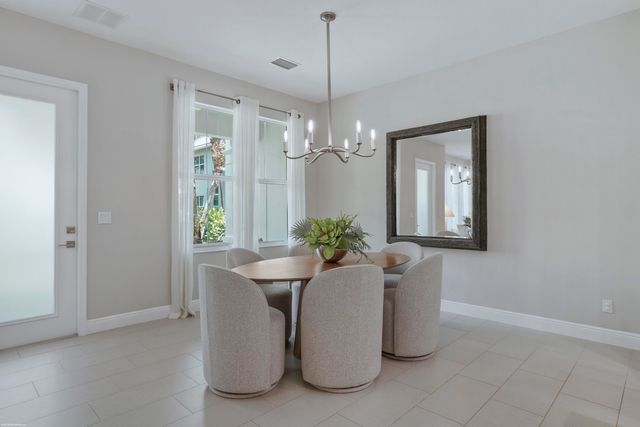 3121 Yorkshire Lane, Palm Beach Gardens, FL 33418