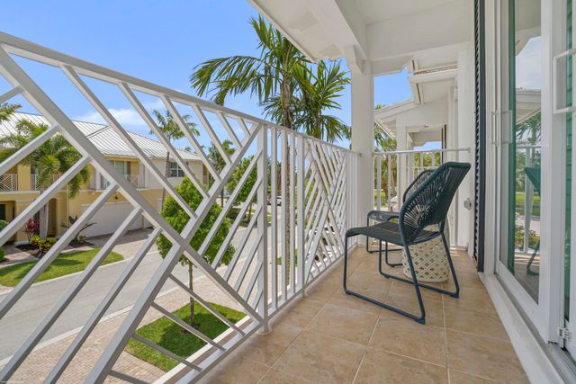 3121 Yorkshire Lane, Palm Beach Gardens, FL 33418