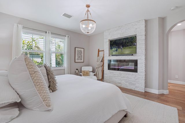 3121 Yorkshire Lane, Palm Beach Gardens, FL 33418