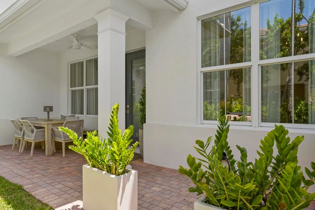 3121 Yorkshire Lane, Palm Beach Gardens, FL 33418