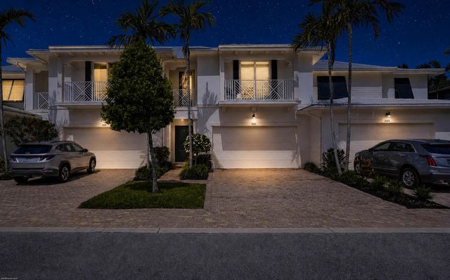 3121 Yorkshire Lane, Palm Beach Gardens, FL 33418