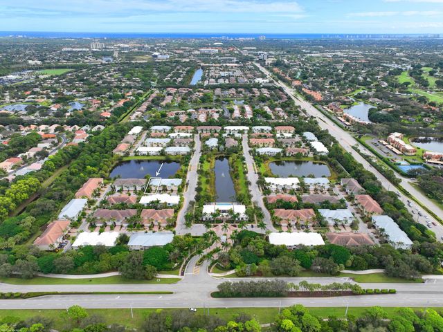 3121 Yorkshire Lane, Palm Beach Gardens, FL 33418