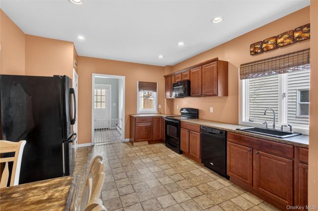 52 Valley Avenue, Walden, NY 12586