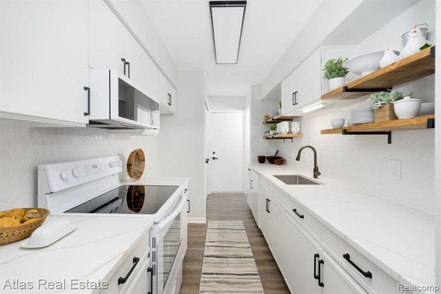 5007 Sandalwood Drive, Grand Blanc, MI 48439