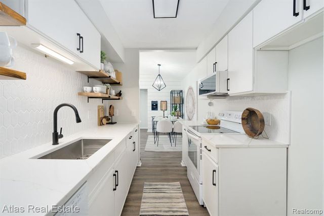 5007 Sandalwood Drive, Grand Blanc, MI 48439