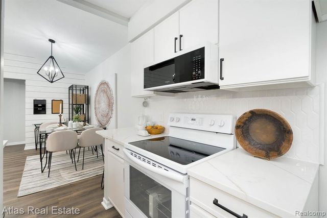 5007 Sandalwood Drive, Grand Blanc, MI 48439