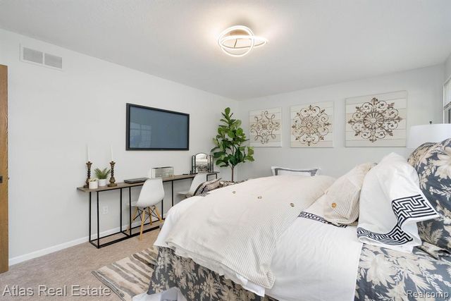 5007 Sandalwood Drive, Grand Blanc, MI 48439