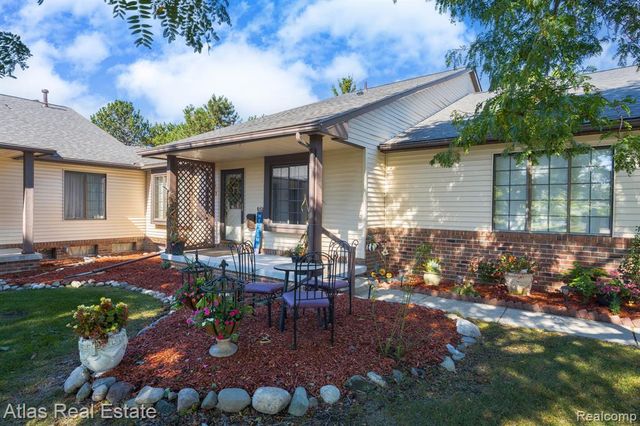 5007 Sandalwood Drive, Grand Blanc, MI 48439