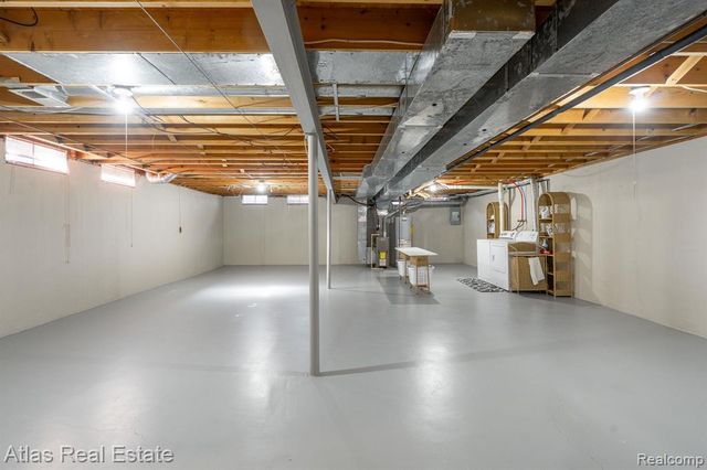 5007 Sandalwood Drive, Grand Blanc, MI 48439