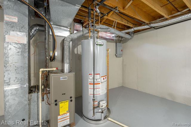 5007 Sandalwood Drive, Grand Blanc, MI 48439