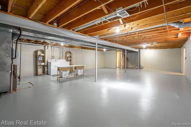 5007 Sandalwood Drive, Grand Blanc, MI 48439