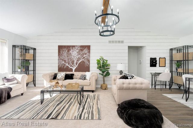 5007 Sandalwood Drive, Grand Blanc, MI 48439