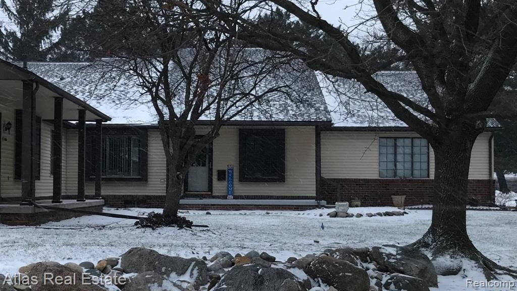 5007 Sandalwood Drive, Grand Blanc, MI 48439