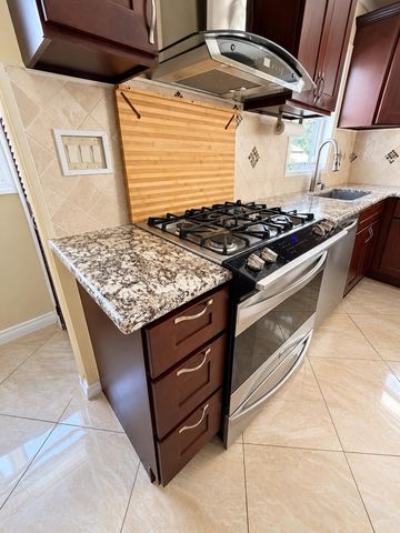 19 LOCUST AVE, Kearny, NJ 07032