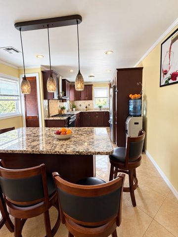 19 LOCUST AVE, Kearny, NJ 07032
