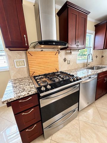 19 LOCUST AVE, Kearny, NJ 07032