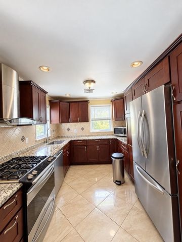 19 LOCUST AVE, Kearny, NJ 07032