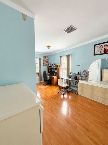 19 LOCUST AVE, Kearny, NJ 07032