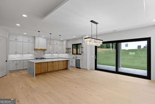 2709 Collins Hill Road, Lawrenceville, GA 30043