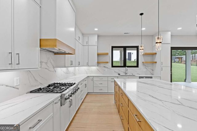 2709 Collins Hill Road, Lawrenceville, GA 30043