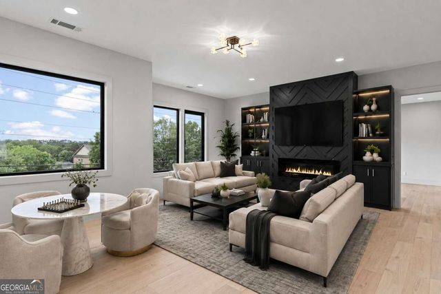 2709 Collins Hill Road, Lawrenceville, GA 30043