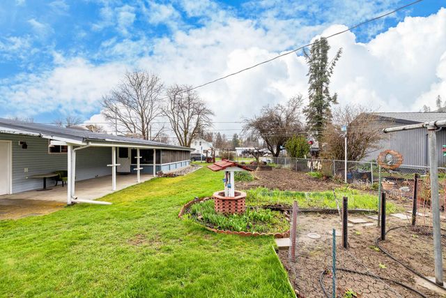 260 W 5th Ave, Kettle Falls, WA 99141