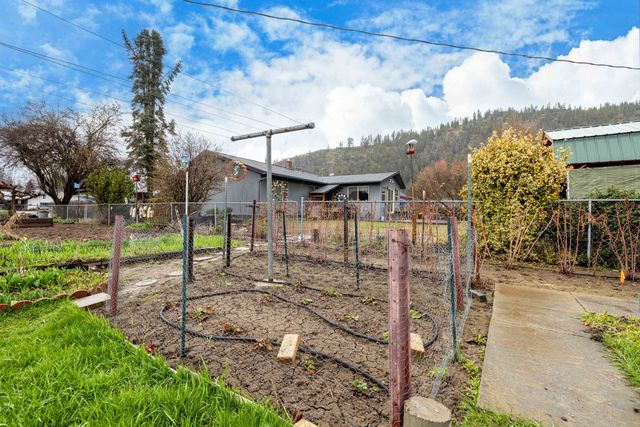 260 W 5th Ave, Kettle Falls, WA 99141