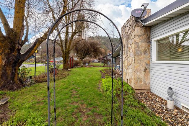 260 W 5th Ave, Kettle Falls, WA 99141