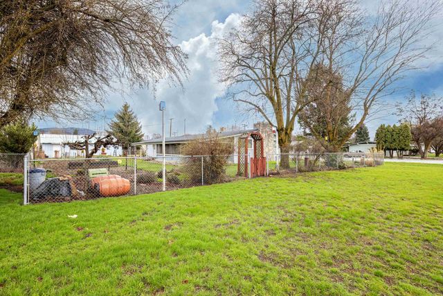 260 W 5th Ave, Kettle Falls, WA 99141