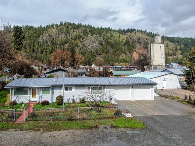260 W 5th Ave, Kettle Falls, WA 99141
