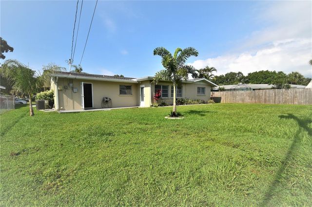 6611 COLONIAL DRIVE, Sarasota, FL 34231
