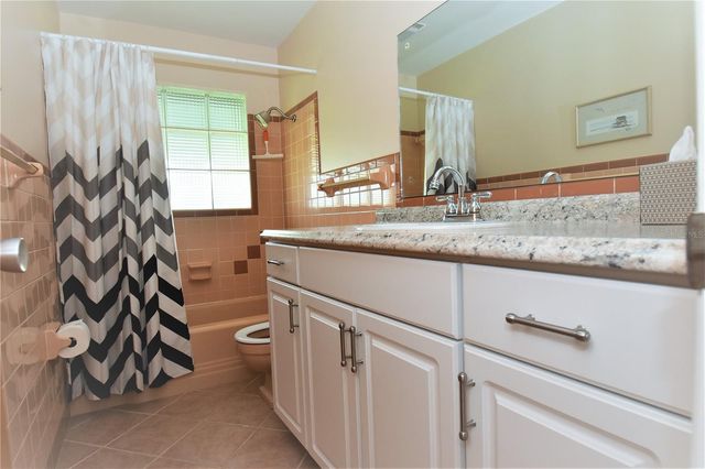 6611 COLONIAL DRIVE, Sarasota, FL 34231