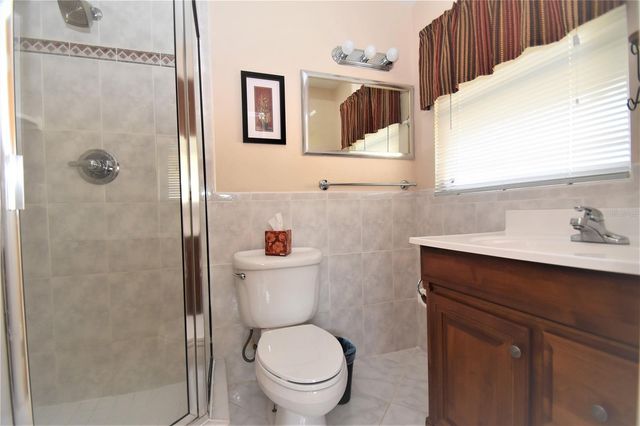 6611 COLONIAL DRIVE, Sarasota, FL 34231