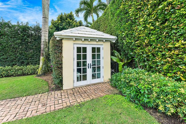 230 Onondaga Avenue, Palm Beach, FL 33480