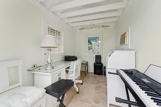 230 Onondaga Avenue, Palm Beach, FL 33480