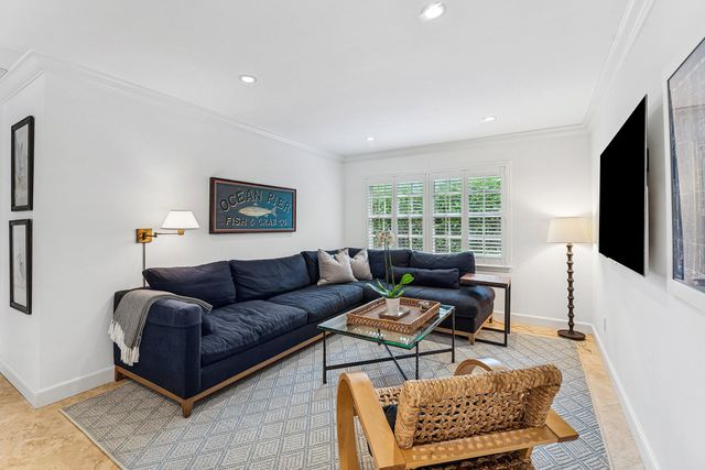 230 Onondaga Avenue, Palm Beach, FL 33480