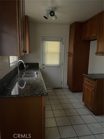 841 W B, Ontario, CA 91762