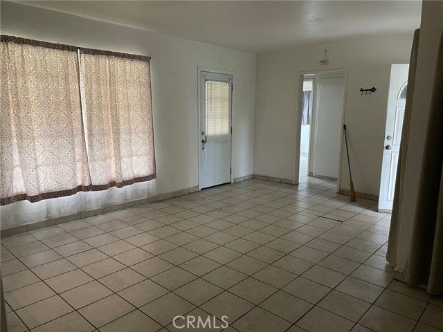 841 W B, Ontario, CA 91762