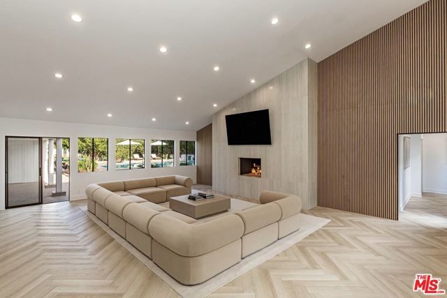 624 N Beverly Drive, Beverly Hills, CA 90210