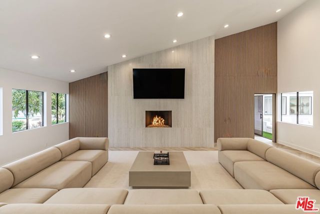 624 N Beverly Drive, Beverly Hills, CA 90210