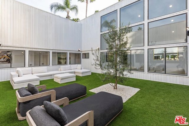 624 N Beverly Drive, Beverly Hills, CA 90210