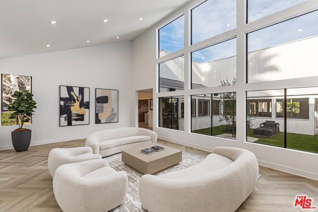 624 N Beverly Drive, Beverly Hills, CA 90210